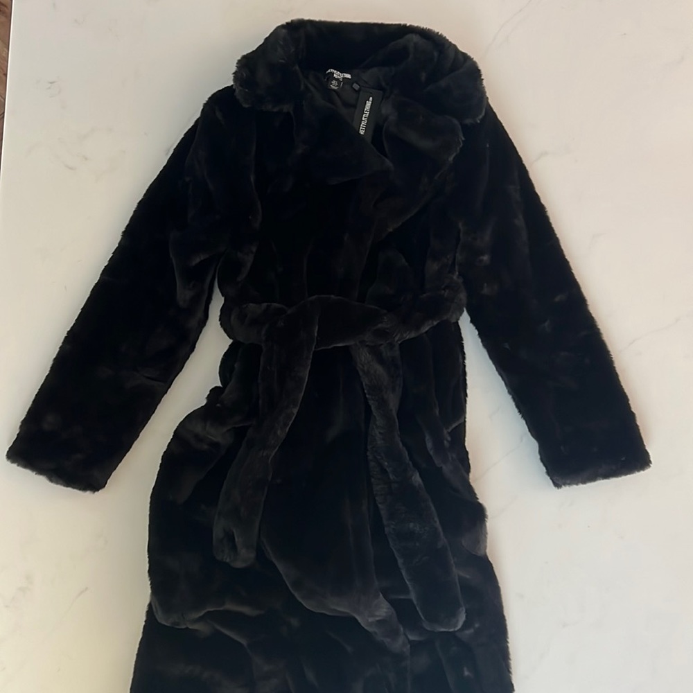 NWT Pretty Little Thing belted faux fur belted coat